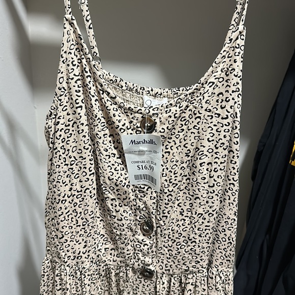 Summer printed dress with adjustable straps and stretch back material - Picture 4 of 6